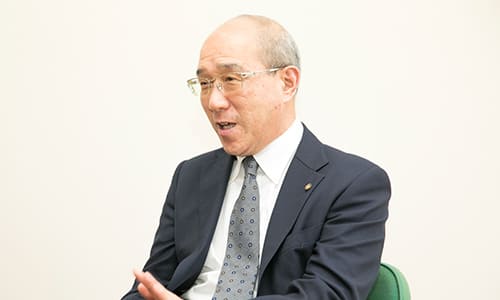 清和中央ホールディングス株式会社 経理部 部長 青井俊彦氏